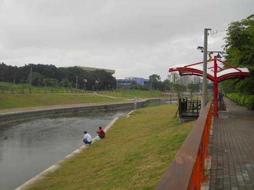 旱溪成為台中都會區中難得可以享受垂釣樂趣的場所